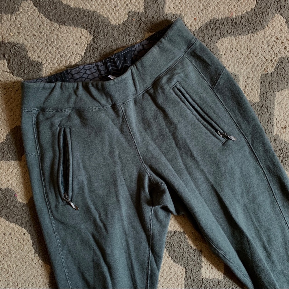 The North Face Sweatpants